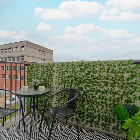 Modern Slonimskiego With Balcony By Renters Apartment