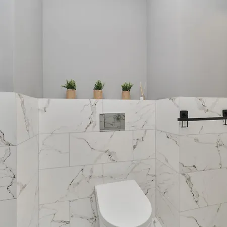 Modern Slonimskiego With Balcony By Renters Wroclaw