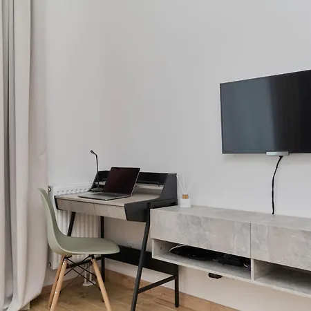 Apartment Modern Slonimskiego With Balcony By Renters